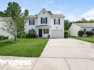 3925 Planters Watch Dr, Charlotte, NC 28278