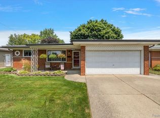 11939 Farnum Ave, Warren, MI 48093