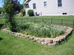 W6140 Long Ct, Appleton, WI 54914