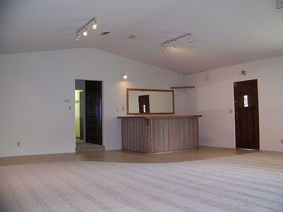 Larger living room[bar area]