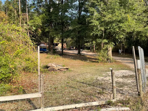 639 SW Trenton Ter, Fort White, FL 32038