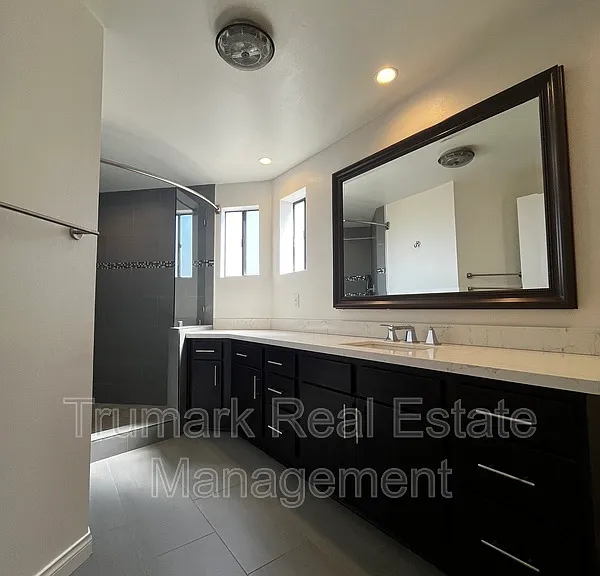 412 N Kenwood St #304 — Photo 20