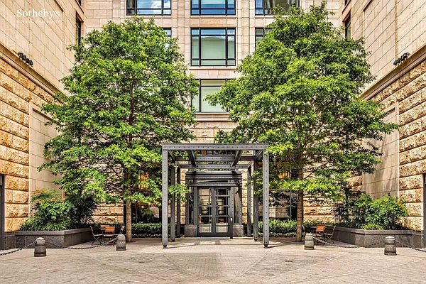 Sold by Sotheby's International Realty | media 49