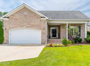 410 Raintree Dr, Greenville, NC 27834