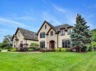 1421 Vineyard Ln, Libertyville, IL 60048