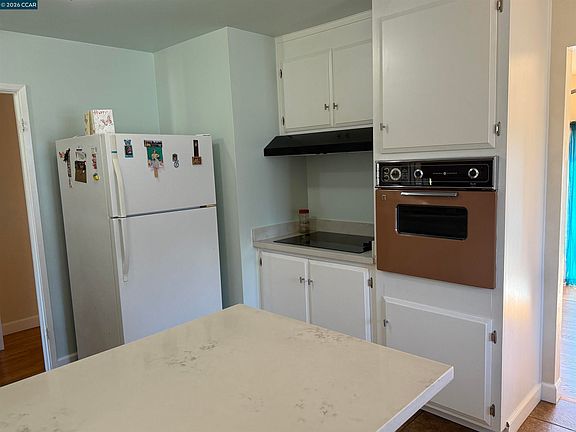 5th image of 2860 Sargent Ave