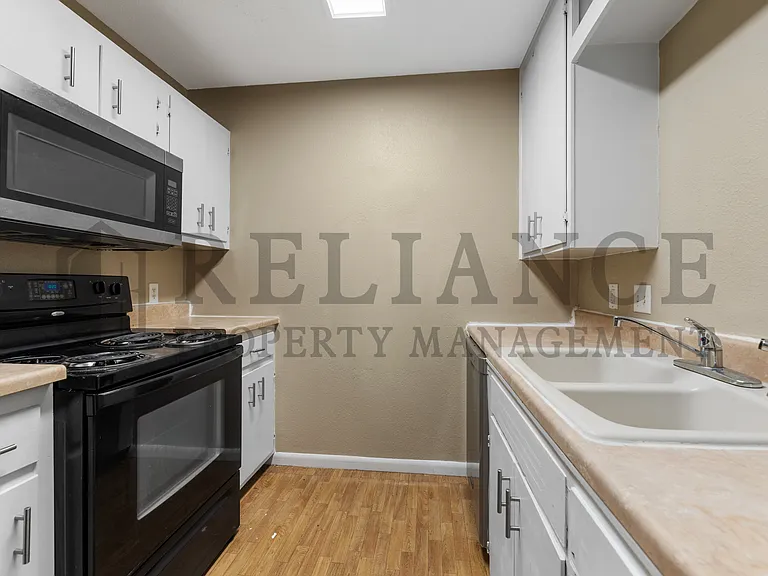 731 S Apache Dr — Photo 9