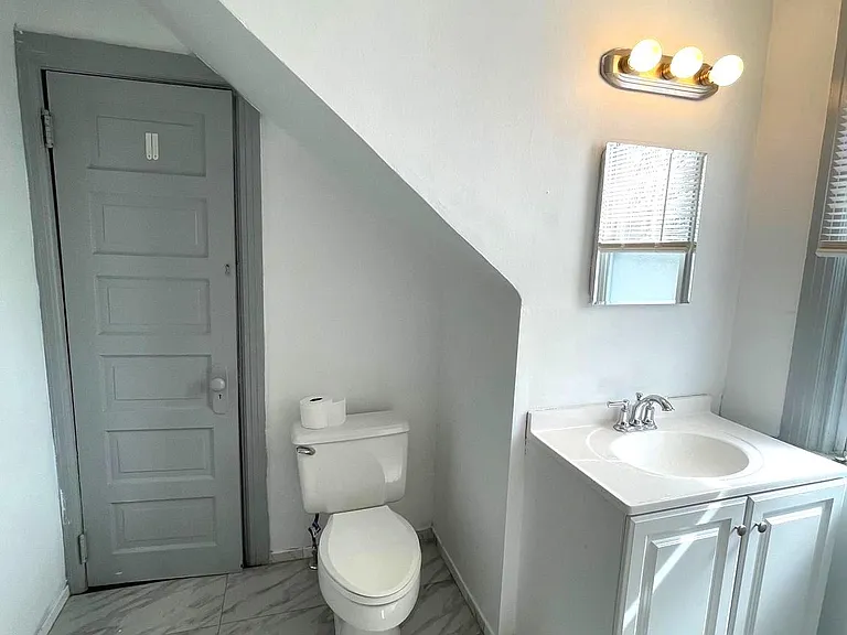 215 S Easton Rd #3 — Photo 10