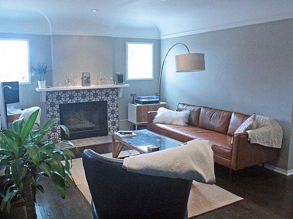 2nd image of 2049 N Marengo Ave