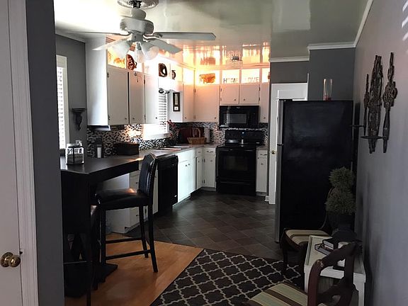 4th image of 753 Henry St