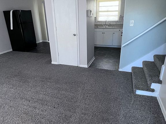 5th image of 3218 Elmwood Ave #3220