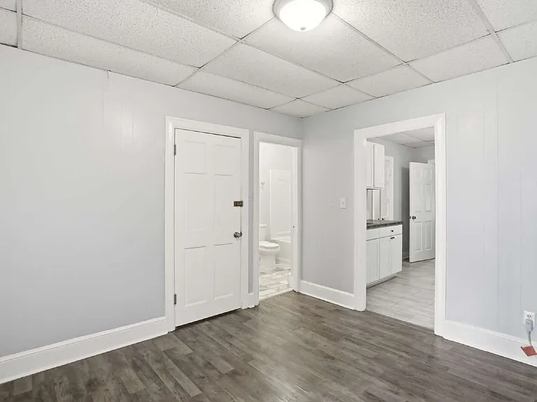 207 N Mulberry St — Photo 13