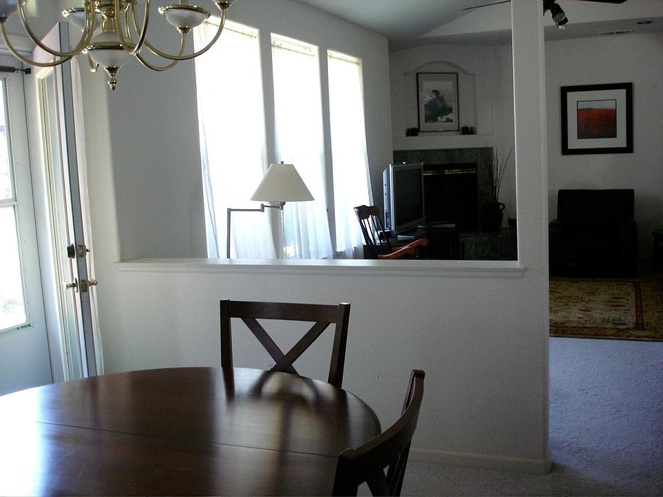 Relaxing, natural light, high ceiling