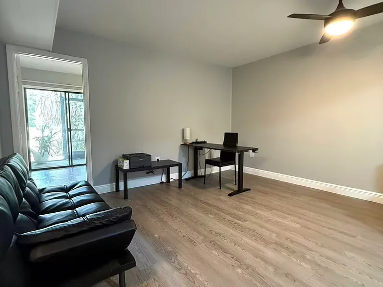 2811 SW Archer Rd #B9 — Photo 3