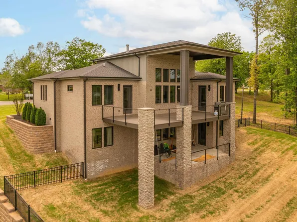 390 Forest Ridge Dr, Paducah, KY 42003