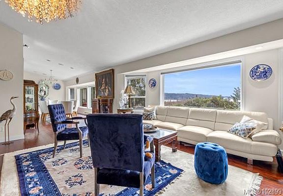 5th image of 5301 Sooke Rd