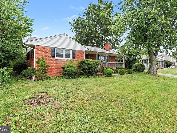 5th image of 125 Hillcrest Dr