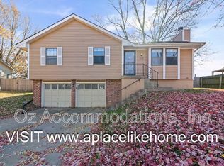 8503 Sarah Ln, Pleasant Valley, MO 64068