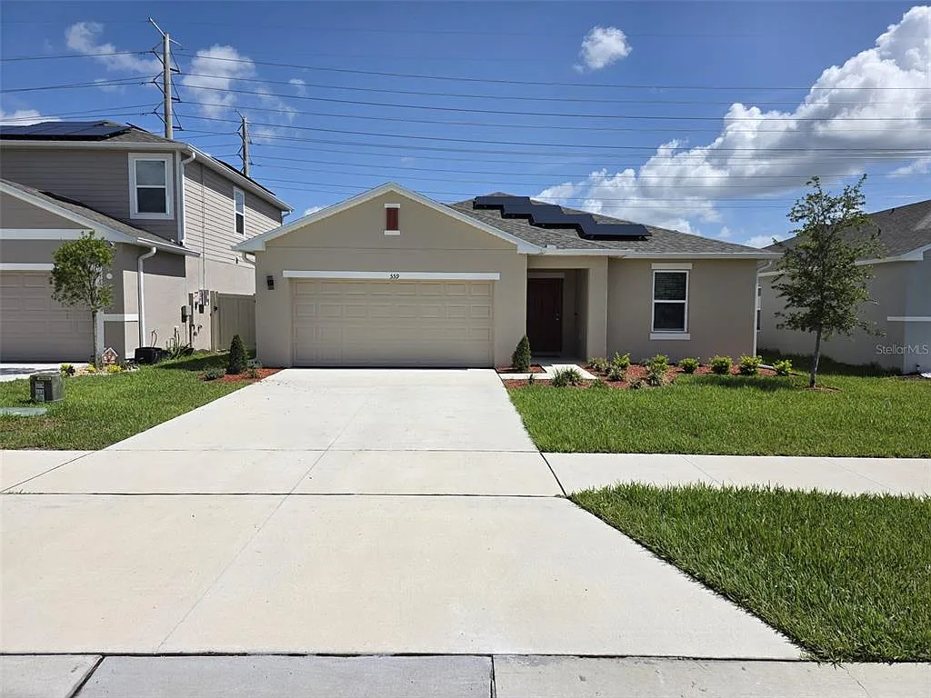 4 bed, 3.0 bath, 2105 sqft, $2,480 — Photo 1