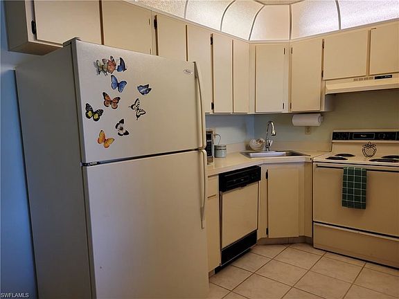 4th image of 4721 Lakeside Club Blvd APT 5