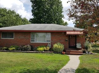 92 Carstens Ave, Wood River, IL 62095