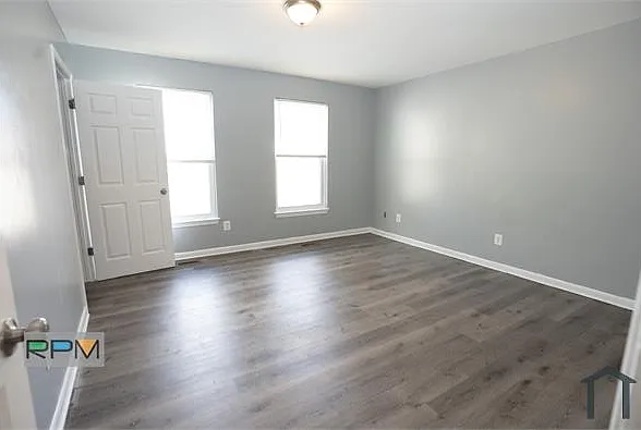 439 Freeman St — Photo 11