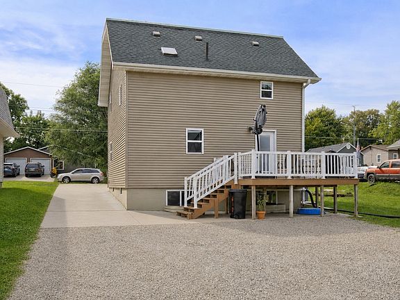 5th image of 610 1st St S