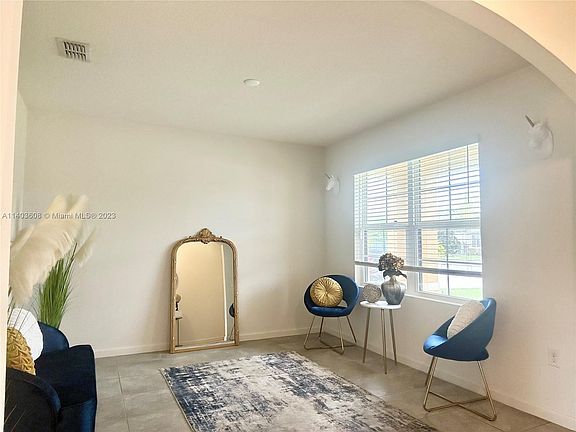 3rd image of 6140 NW Regent St