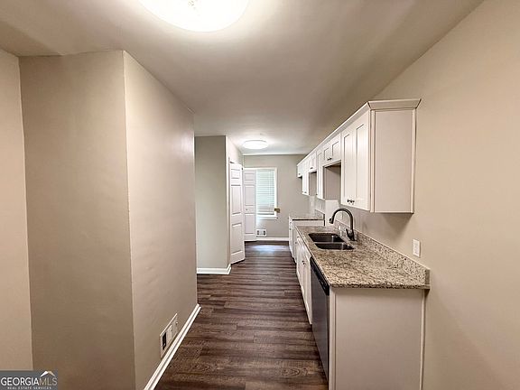 4th image of 2886 Belleau Ln SE