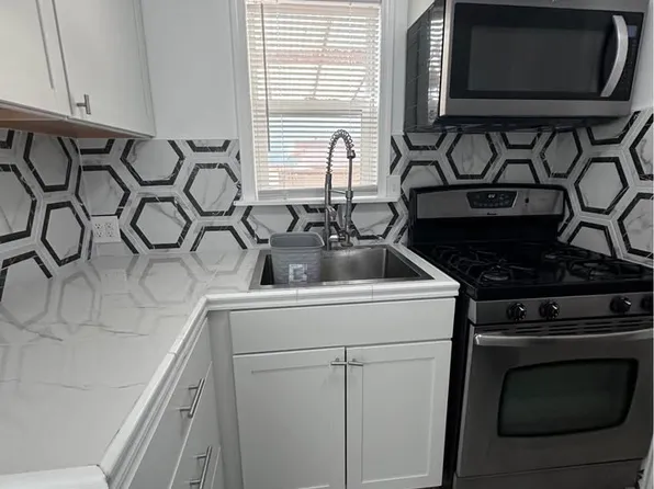 (undisclosed Address), Albuquerque, NM 87106