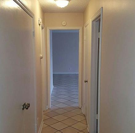 5th image of 709 Burlington Dr