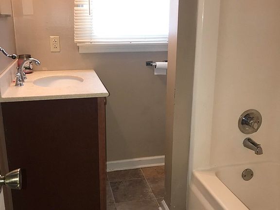 5th image of 1340 Meadowlane Dr