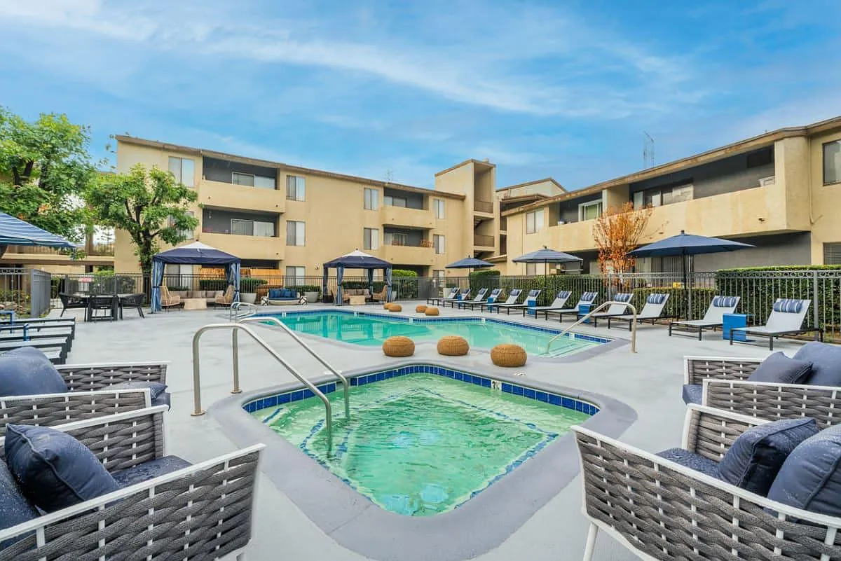 The Lodge at Porter Ranch Apartments — Photo 2