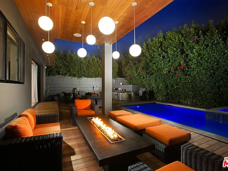 736 N Curson Ave — Photo 5