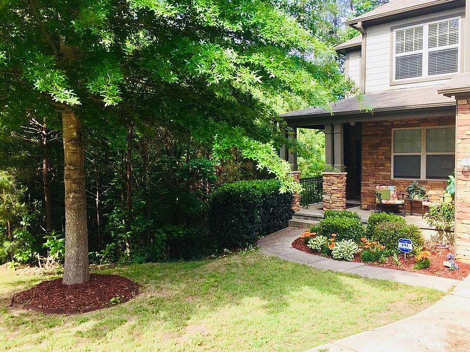 Lush shaded lot