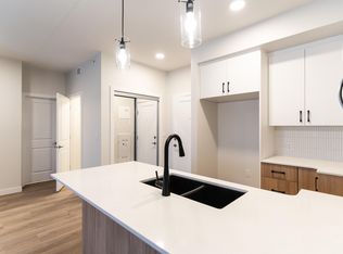 2225 44th Ave NW #210, Edmonton, AB T6T0W5