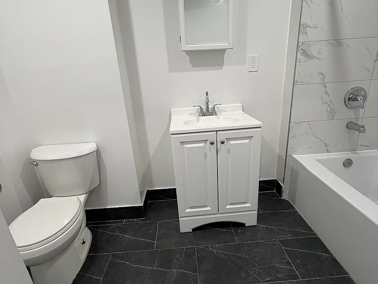 131 S Harrison St #B3 — Photo 9