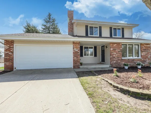 1501 Grandview AVENUE, Oconomowoc, WI 53066