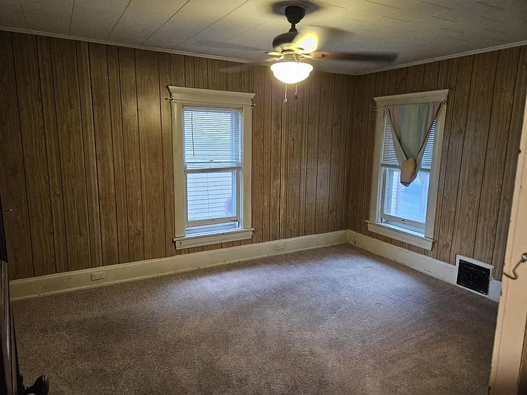 420 Brandon Ave — Photo 3