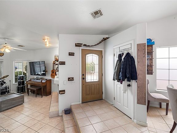 5th image of 1210 Briarstone Dr