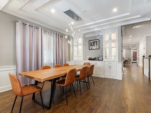 3rd image of 729 W Barry Ave #1