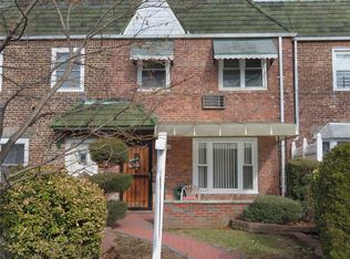 6027 78th St, Middle Village, NY 11379
