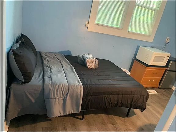 4th image of 3861 Blossfield Ave