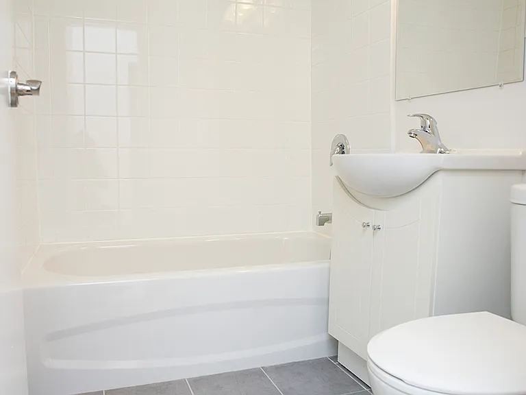 27 Thorncliffe Park Dr — Photo 6