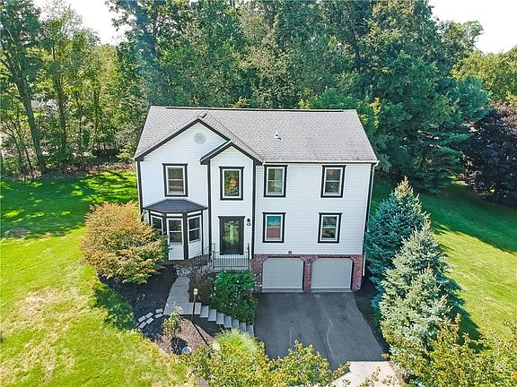5th image of 301 Mossy Oak Dr