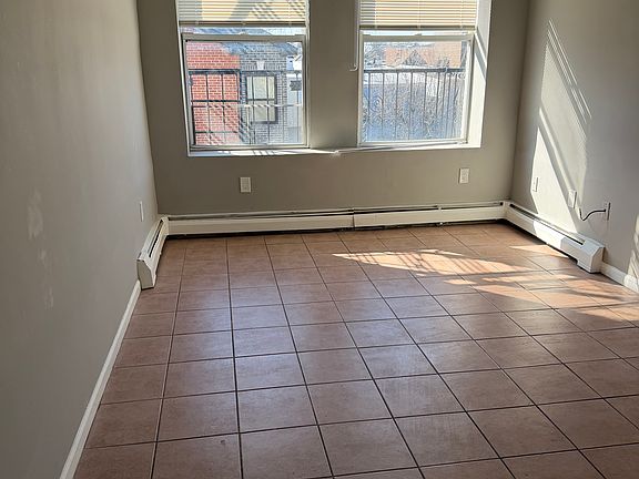 4th image of 193 Clinton Ave APT 32