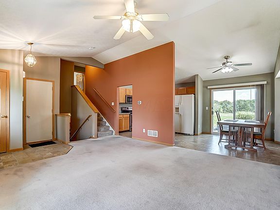 3rd image of 1900 Bobtail Ln