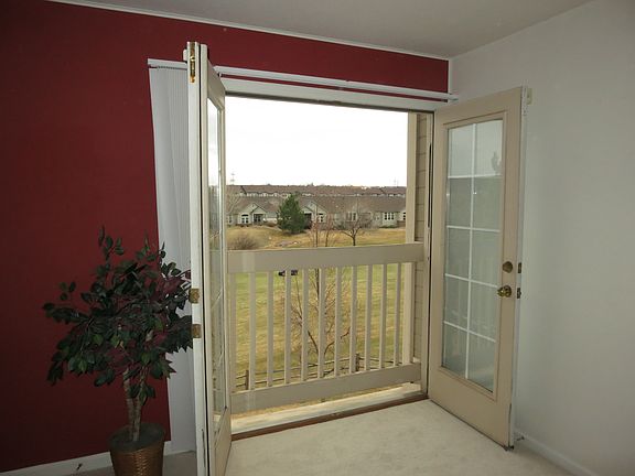 Loft w/ Fr. doors-breezes