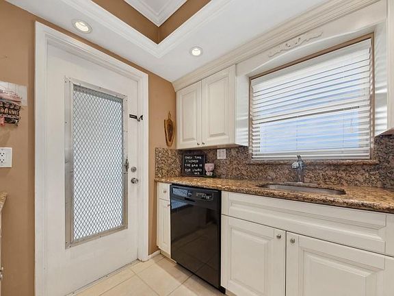 5th image of 651 Pine Drive #308