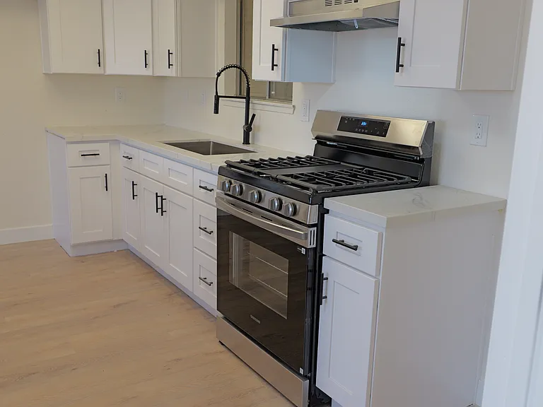 20997 Pine Ridge Ave #2 — Photo 18